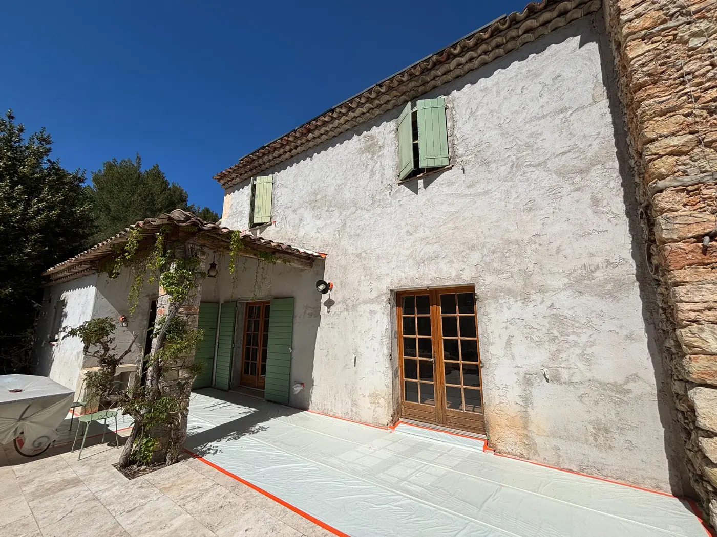 Façade avant les travaux à Carcès