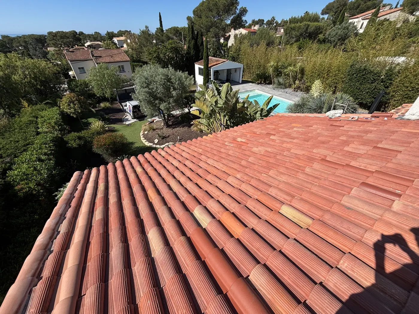 Toiture nettoyée et protégée par un hydrofuge à Saint-Raphaël